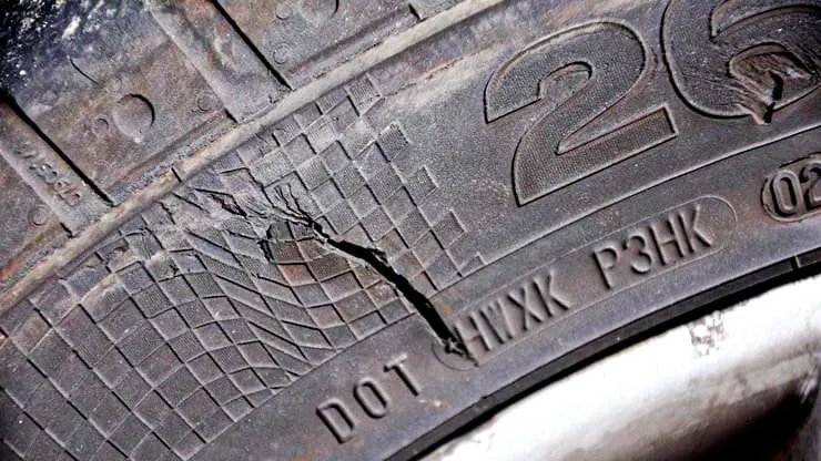 ¿Mis hábitos de manejo afectan la vida útil de los neumáticos?